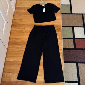 NWT, Cropped top with wide leg pants set, size L, Black